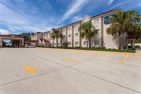 microtel hotel lady lake fl.